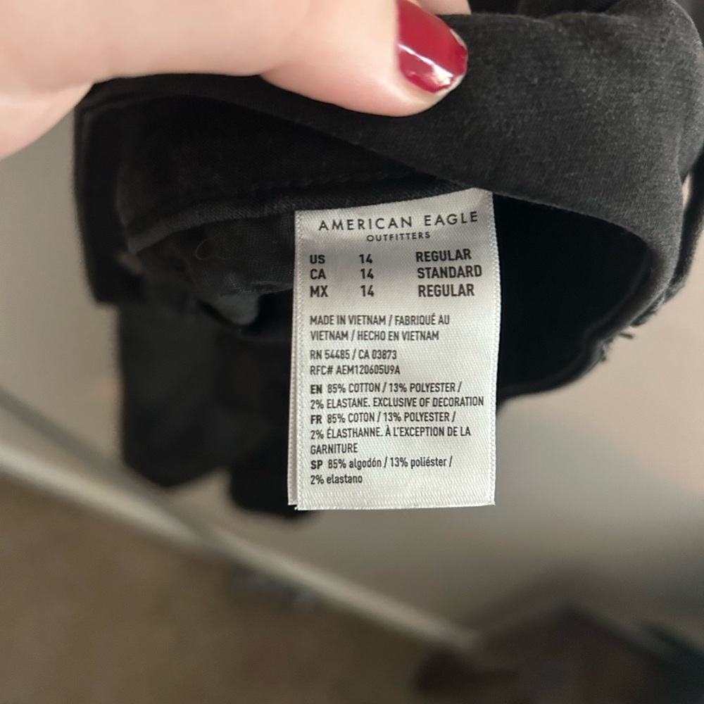 BLACK RIPPED AE JEANS - Picture 2 of 3